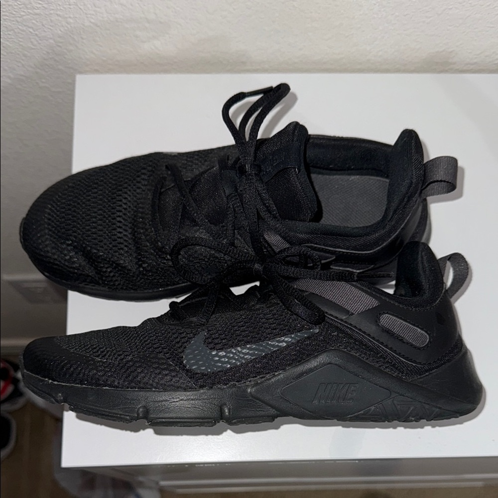 Nike legend essential wins 7